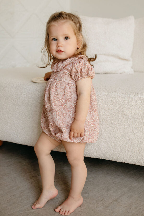 Pink romper with flower pattern - Romantic