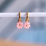 Stainless steel hoop earrings with daisy flower - pink