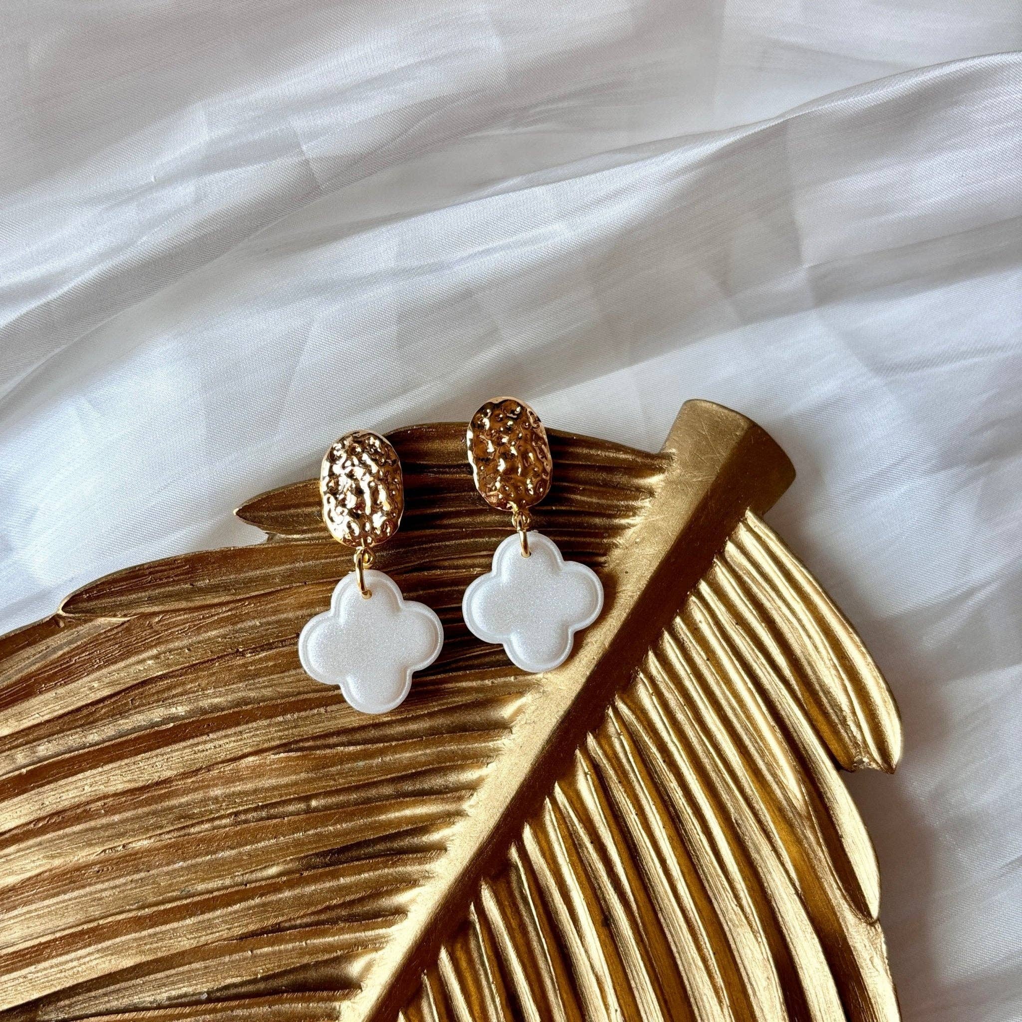 PURE CLOVER DROP - EARRINGS: White - MintMouse (Unicorner Concept Store)