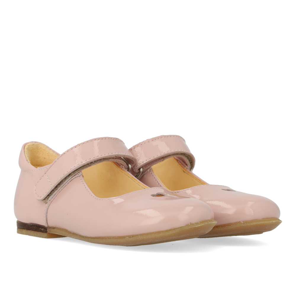 (3470-101) Ballerina wiht cut-out heart motif