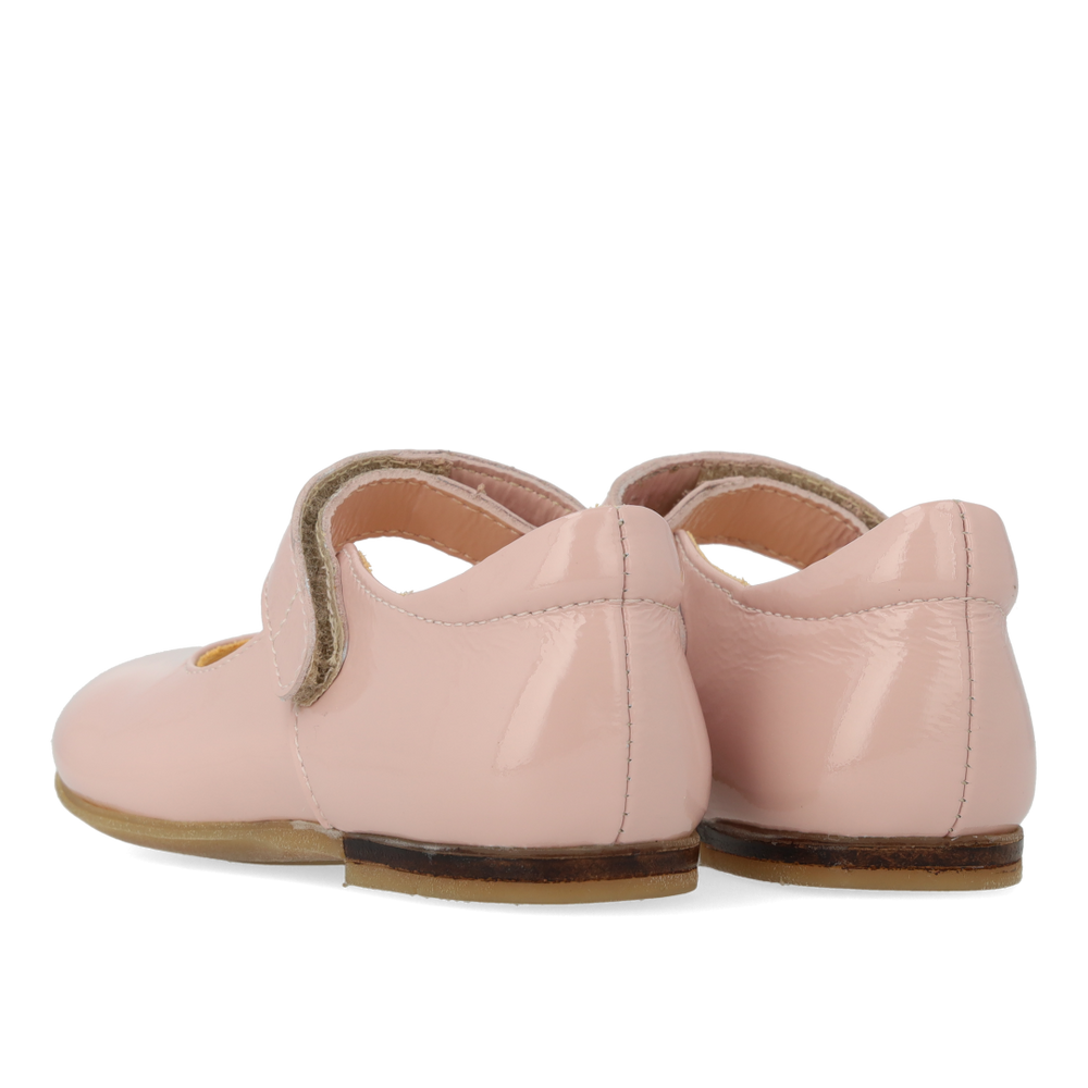 (3470-101) Ballerina wiht cut-out heart motif