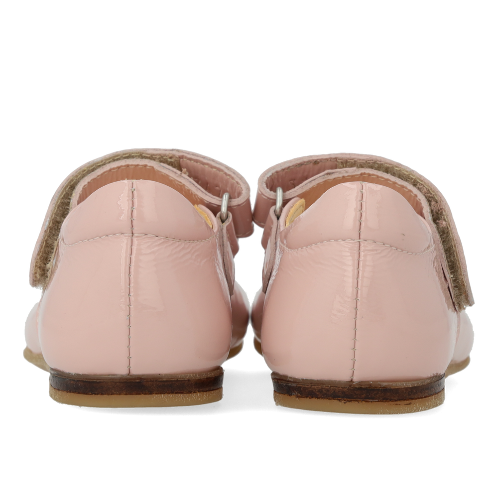 (3470-101) Ballerina wiht cut-out heart motif