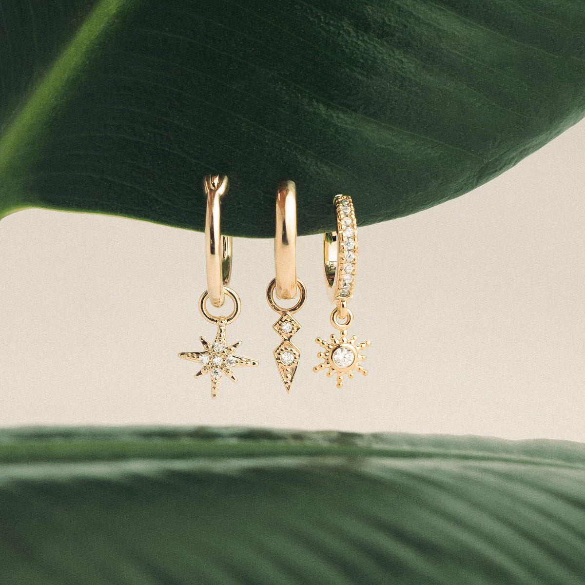 Enya mini hoop earrings: Gold Plated / The pair