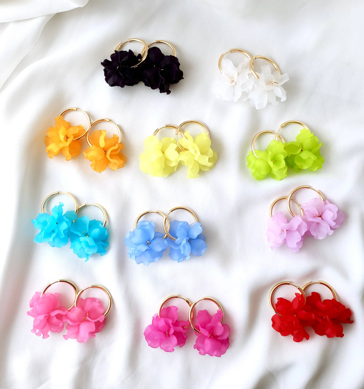 PEONY hoop earrings - White: 30 mm hoop earrings + petals - MintMouse (Unicorner Concept Store)