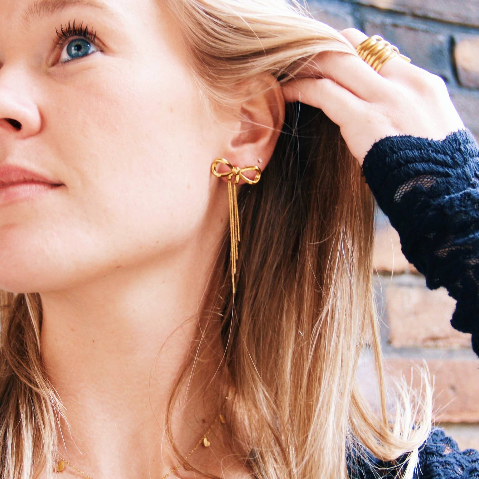 Bow stud with elegant chains - MintMouse (Unicorner Concept Store)