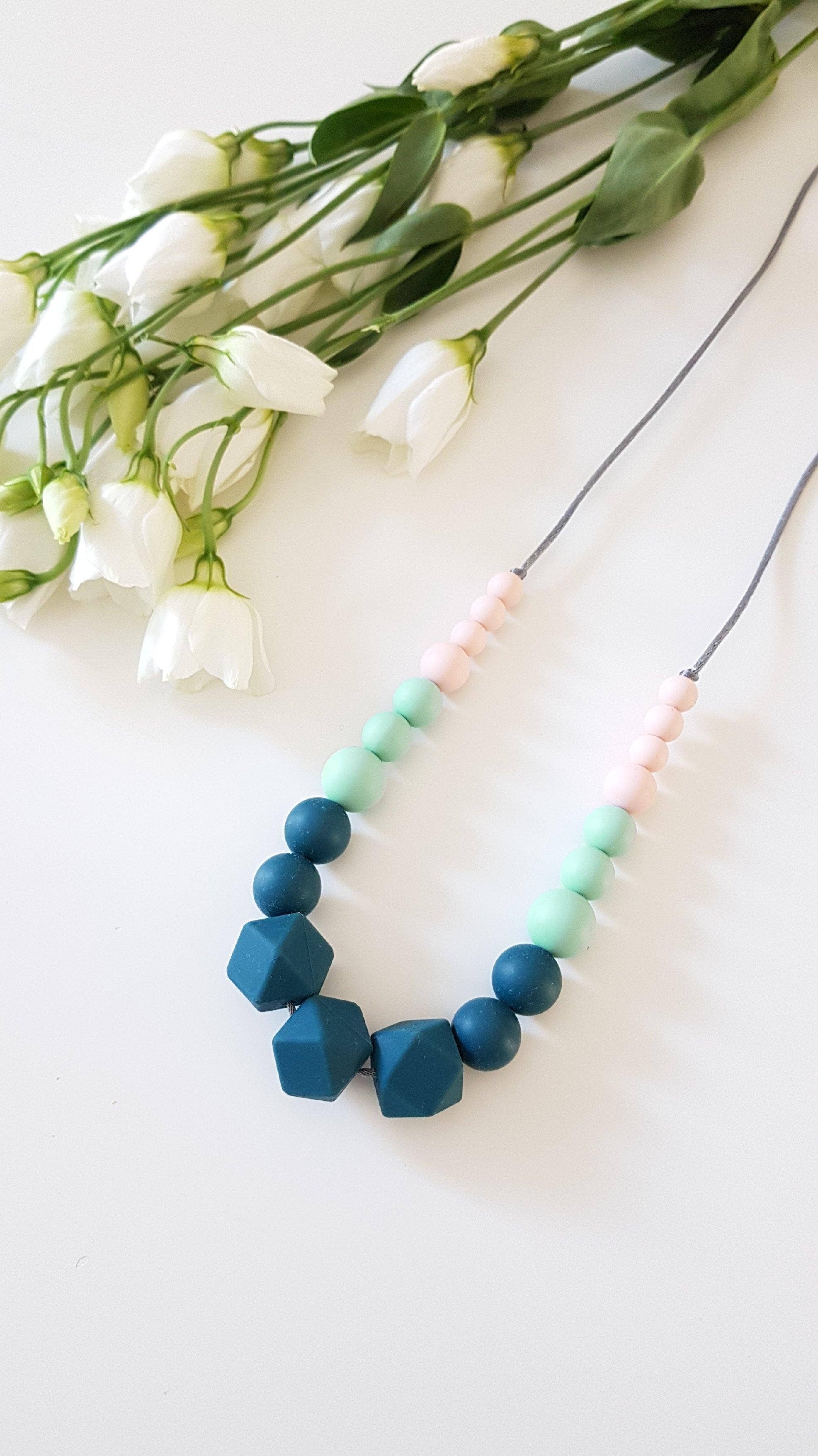 Solène | Breastfeeding, wearing and teething jewelry: Terracotta (Terracota-Nude-Pearl Pink) - MintMouse (Unicorner Concept Store)