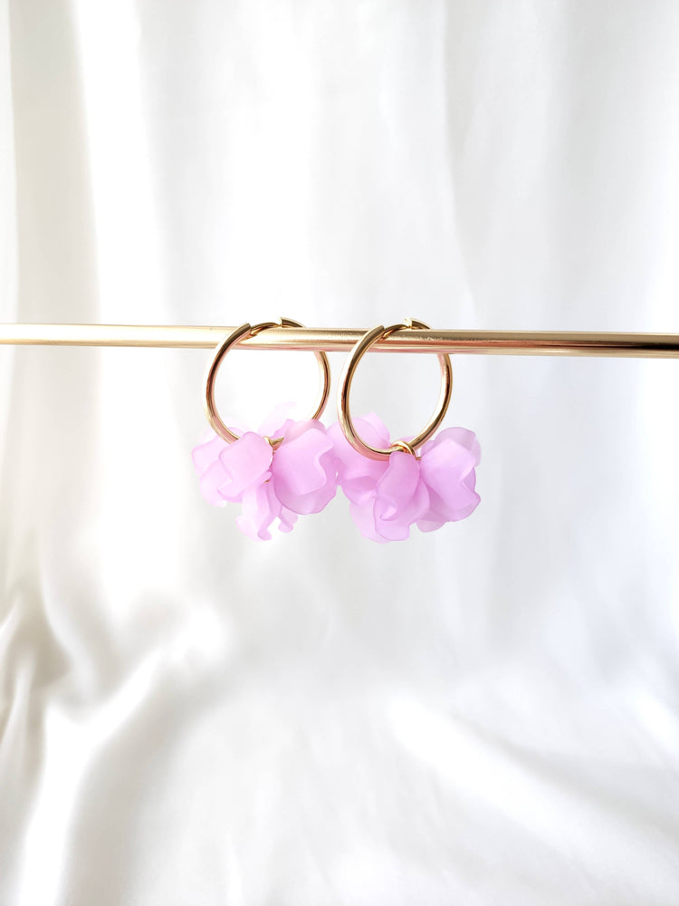 PEONY hoop earrings - Pale purple: 30 mm hoop earrings + petals