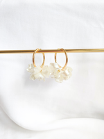 PEONY hoop earrings - Pearly white: 30 mm hoop earrings + petals