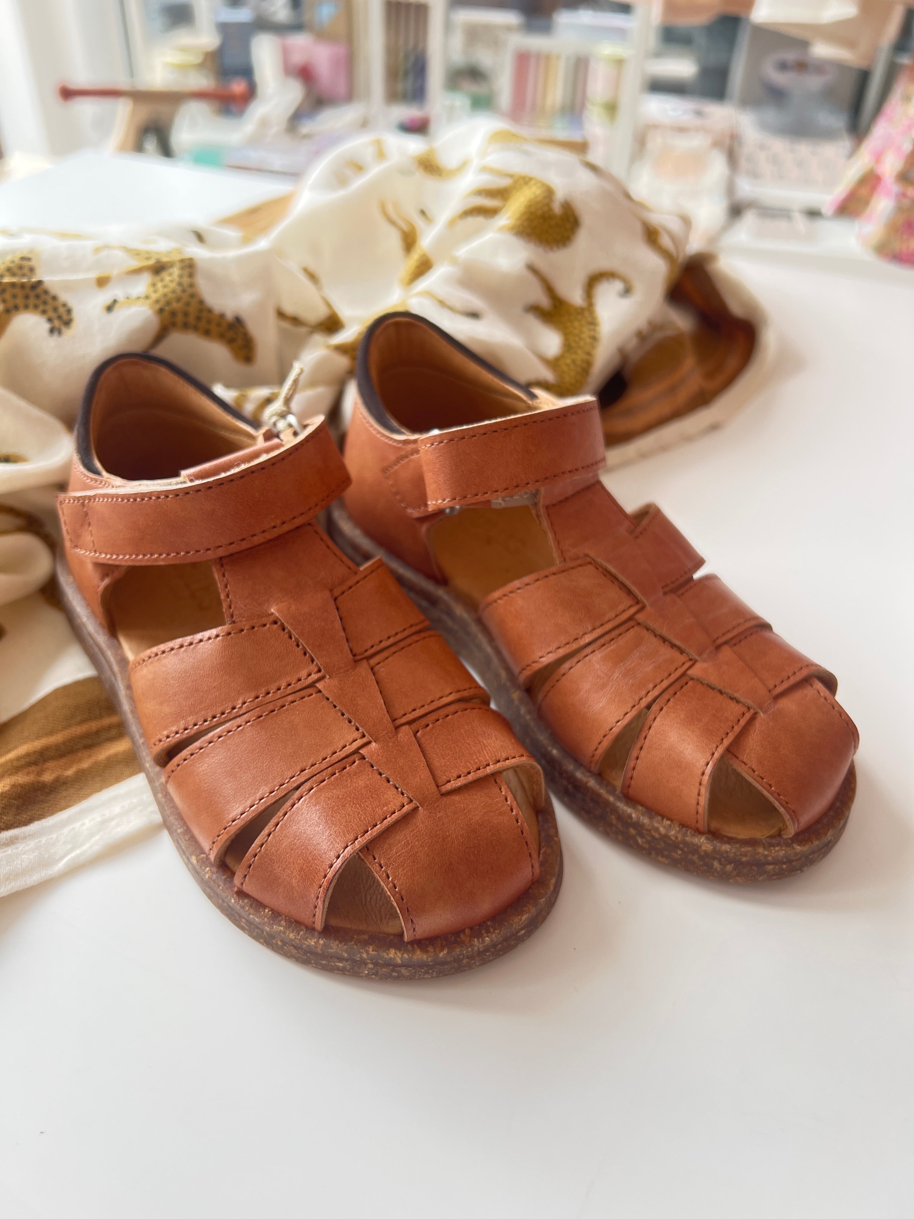 (0649-101) Sandal with adjustable velcro closure - MintMouse (Unicorner Concept Store)