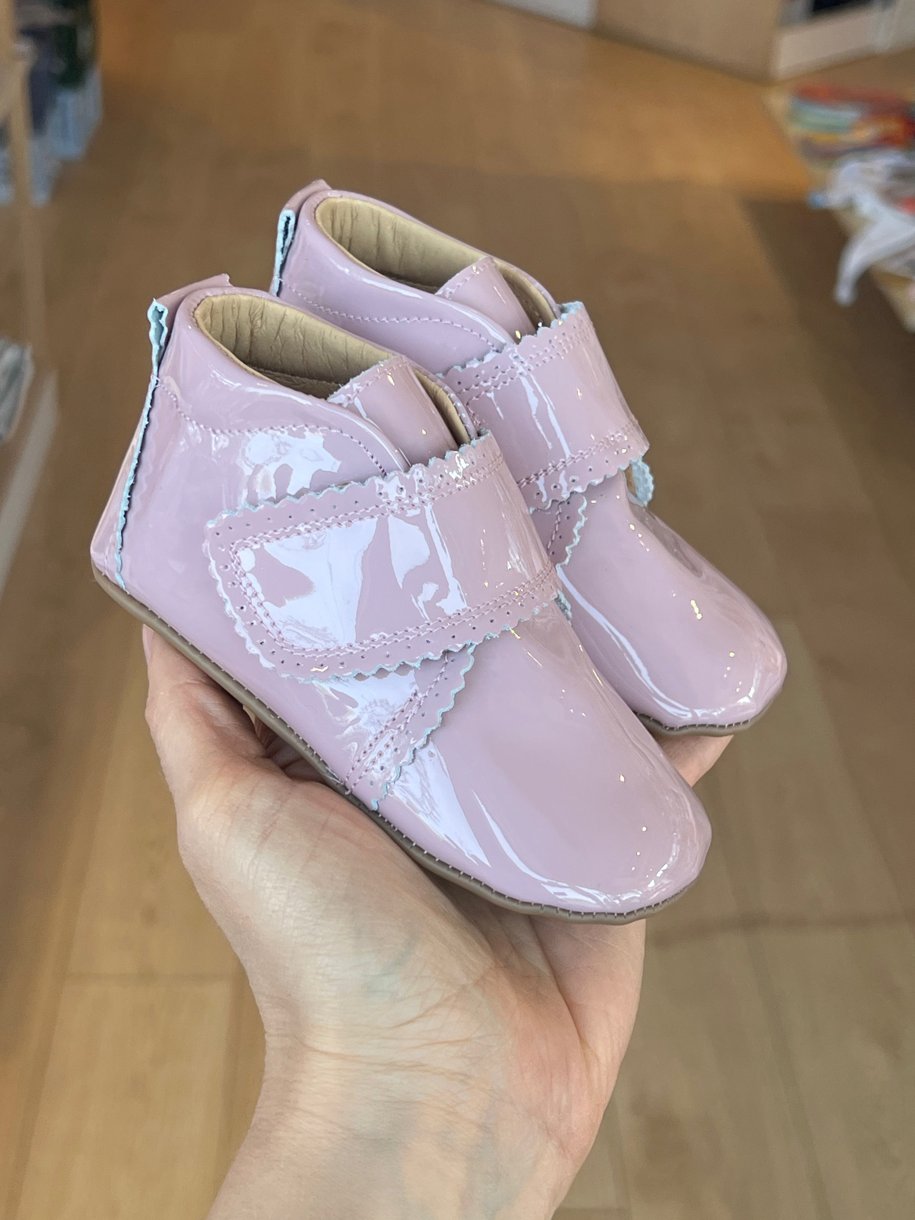 (PM1004) Pom Pom slippers - Scallops Dusty Rose Patent - MintMouse (Unicorner Concept Store)