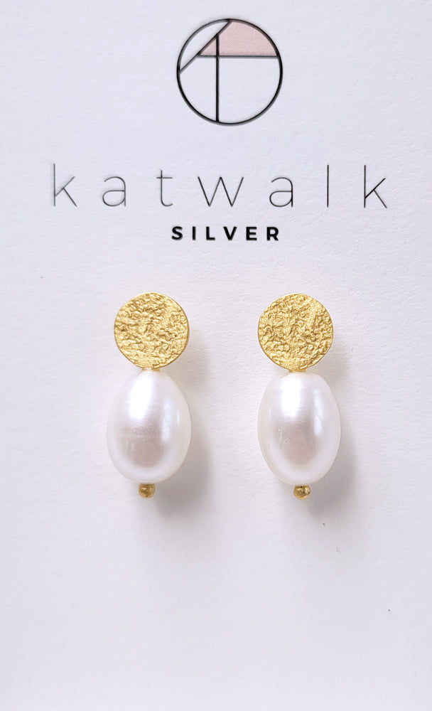 Earrings round pearl gold natural pearl