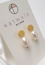 Earrings round pearl gold natural pearl
