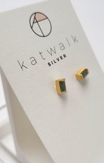 Earrings Square with stone gold 1st Green aventuri