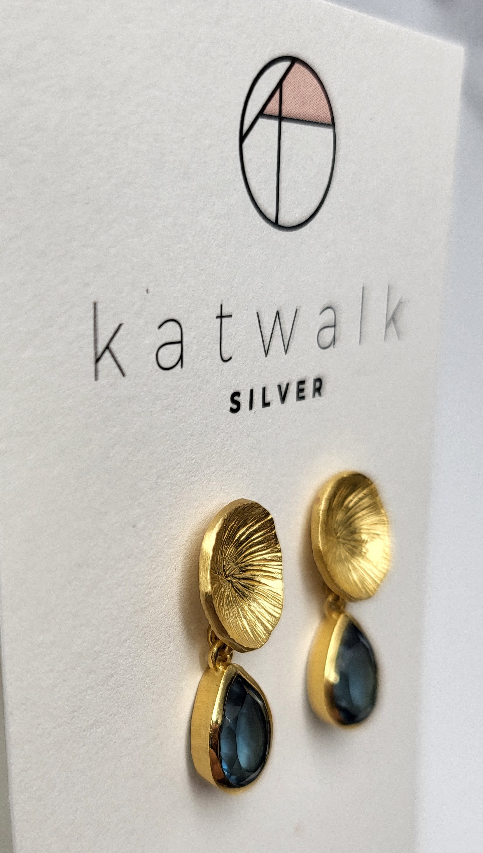 Earrings Round with stone gold 1st Iolite Hydro - MintMouse (Unicorner Concept Store)