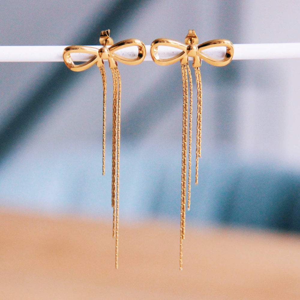 Bow stud with elegant chains