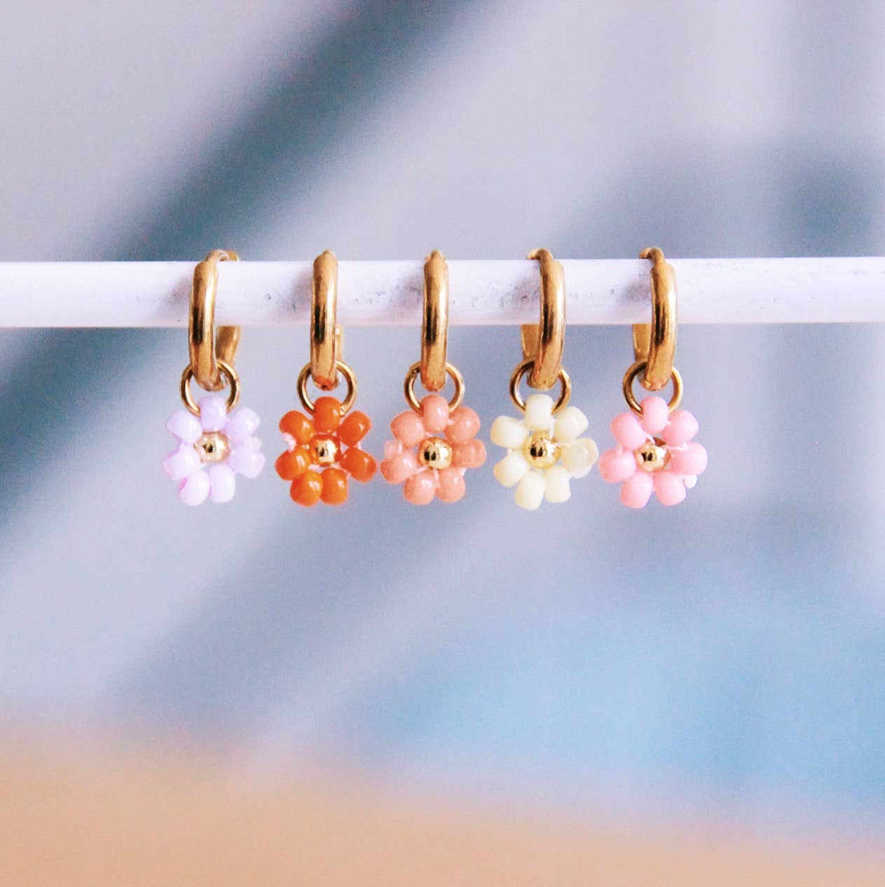 Stainless steel hoop earrings with daisy flower - yellow - MintMouse (Unicorner Concept Store)