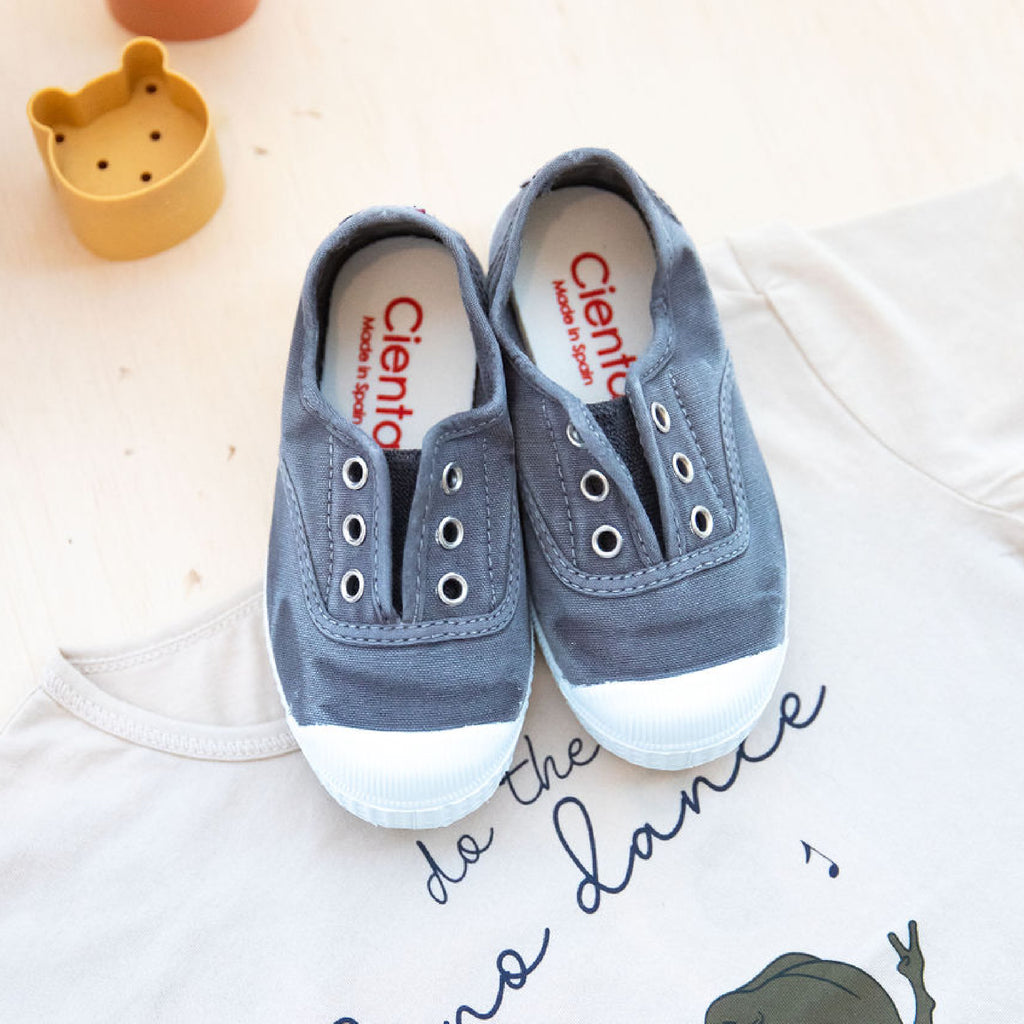 Cienta slip-ons - Grey (70777-23) - MintMouse (Unicorner Concept Store)