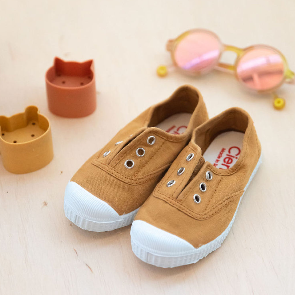 Cienta slip-ons - Mostaza/Mustard/Lino Dulce (70997-53) - MintMouse (Unicorner Concept Store)