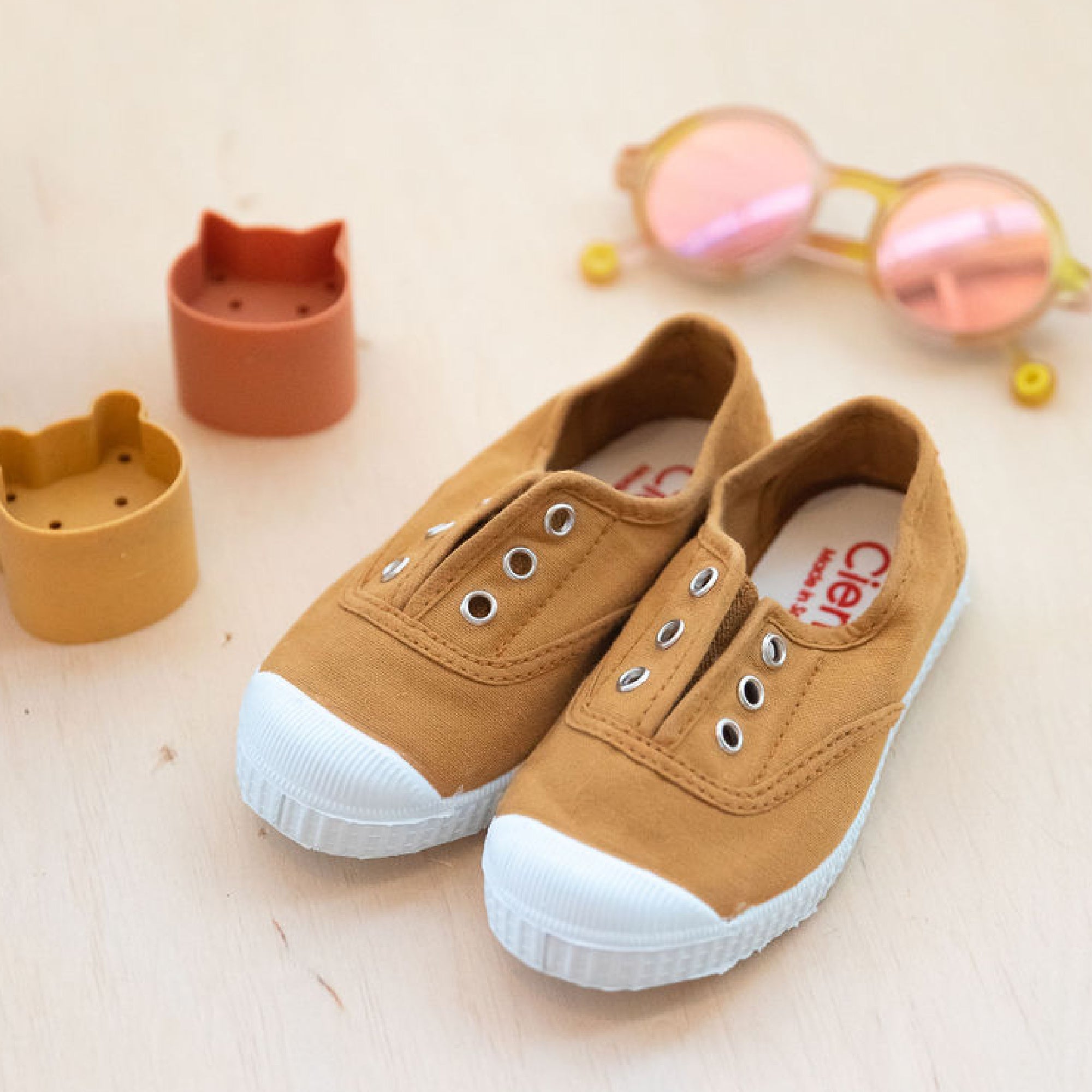 Cienta slip-ons - Mostaza/Mustard/Lino Dulce (70997-53) - MintMouse (Unicorner Concept Store)