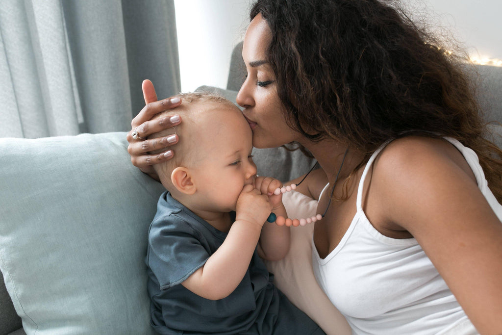Solène | Breastfeeding, wearing and teething jewelry: Terracotta (Terracota-Nude-Pearl Pink) - MintMouse (Unicorner Concept Store)