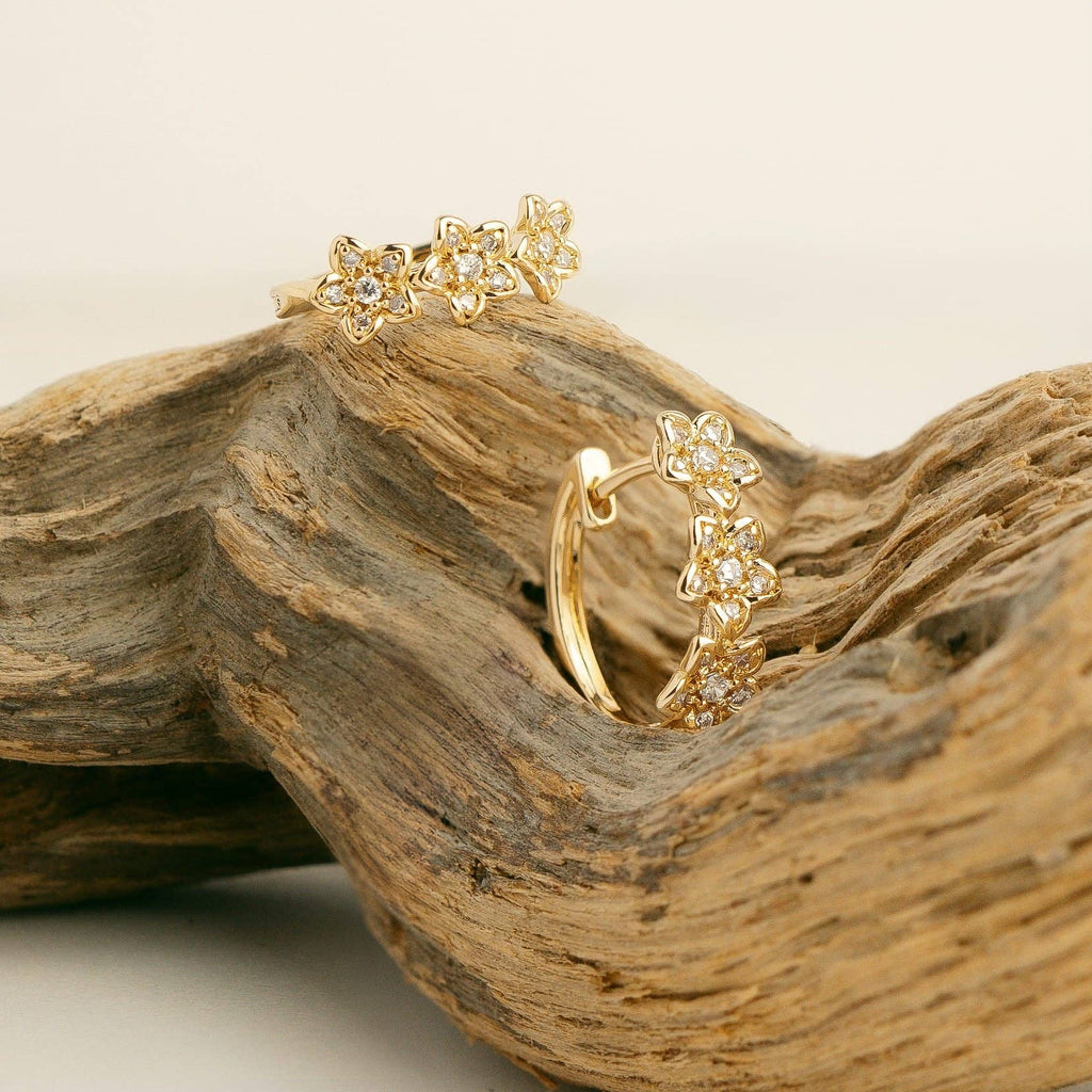 Daisy Flower Hoop: Gold Plated / To the unit