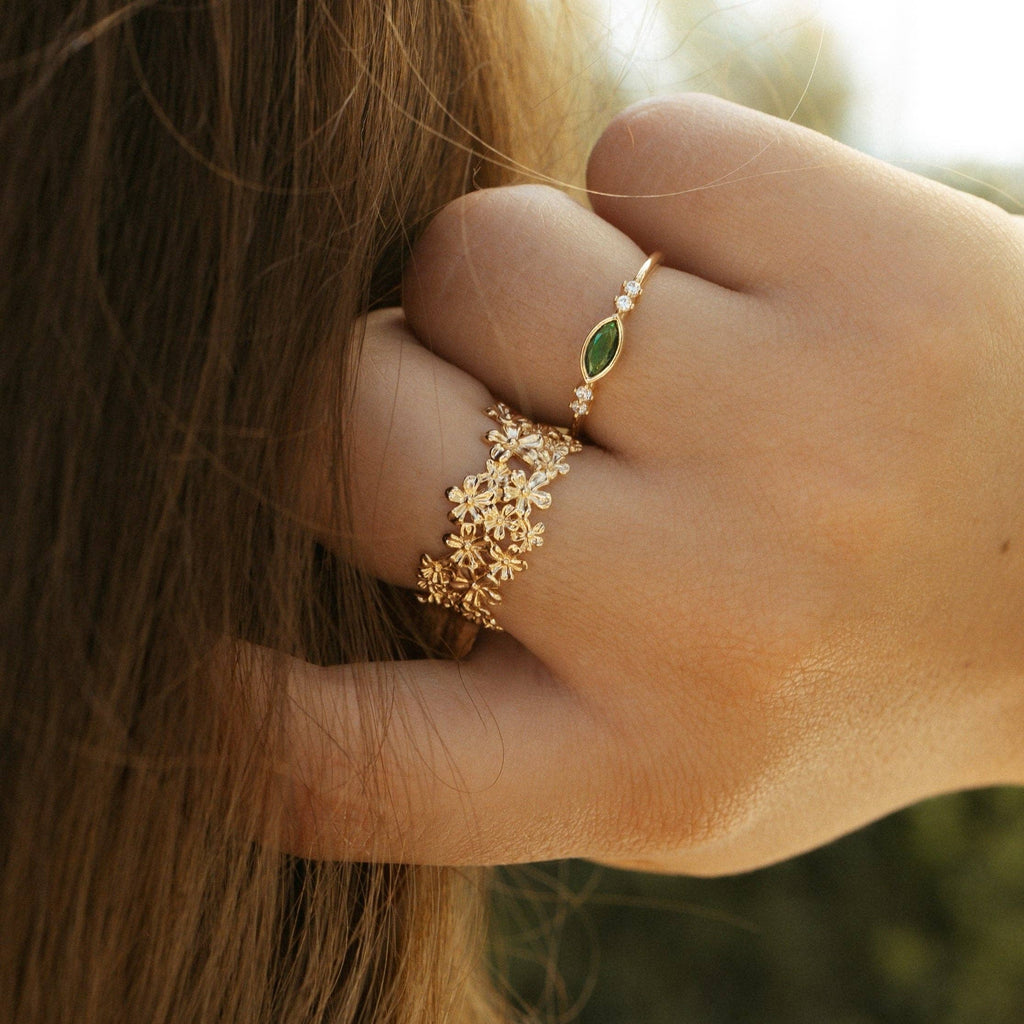 Elena ring: 52