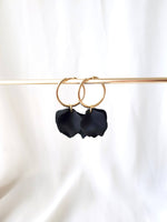 Poppy hoop earrings - Black: 30 mm hoop earrings + petals