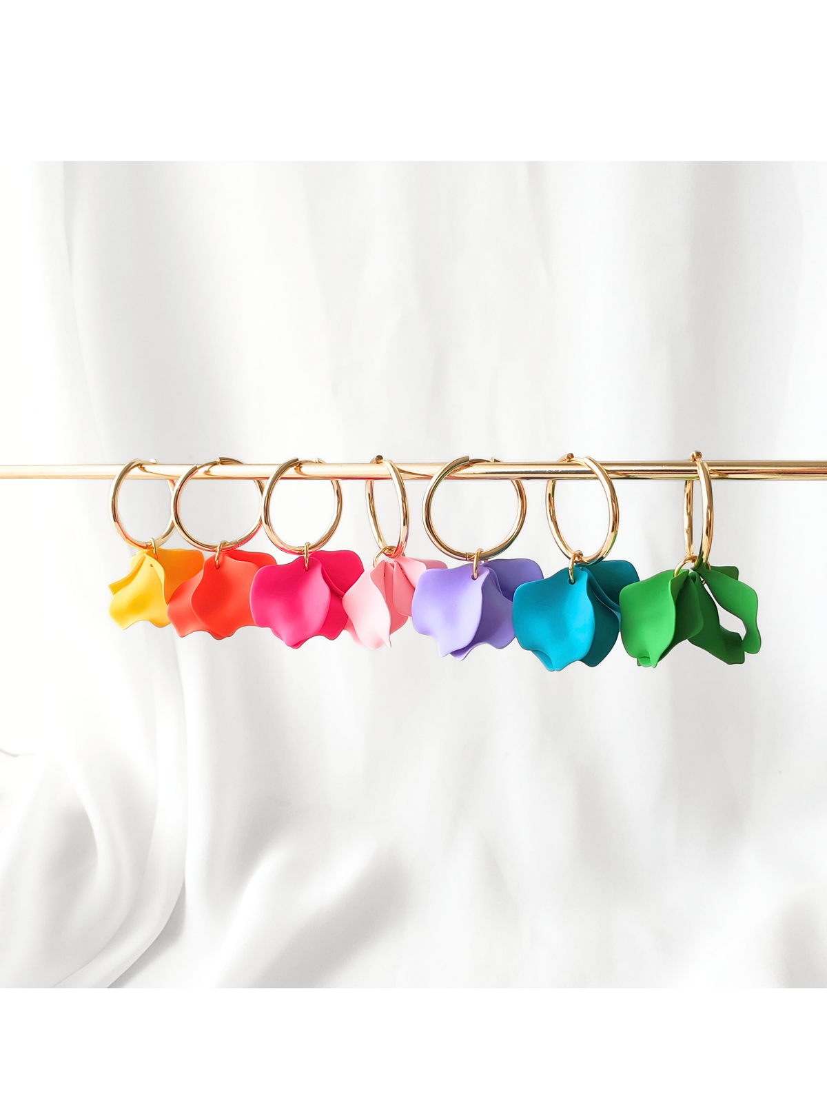 Poppy hoop earrings - Black: 30 mm hoop earrings + petals - MintMouse (Unicorner Concept Store)