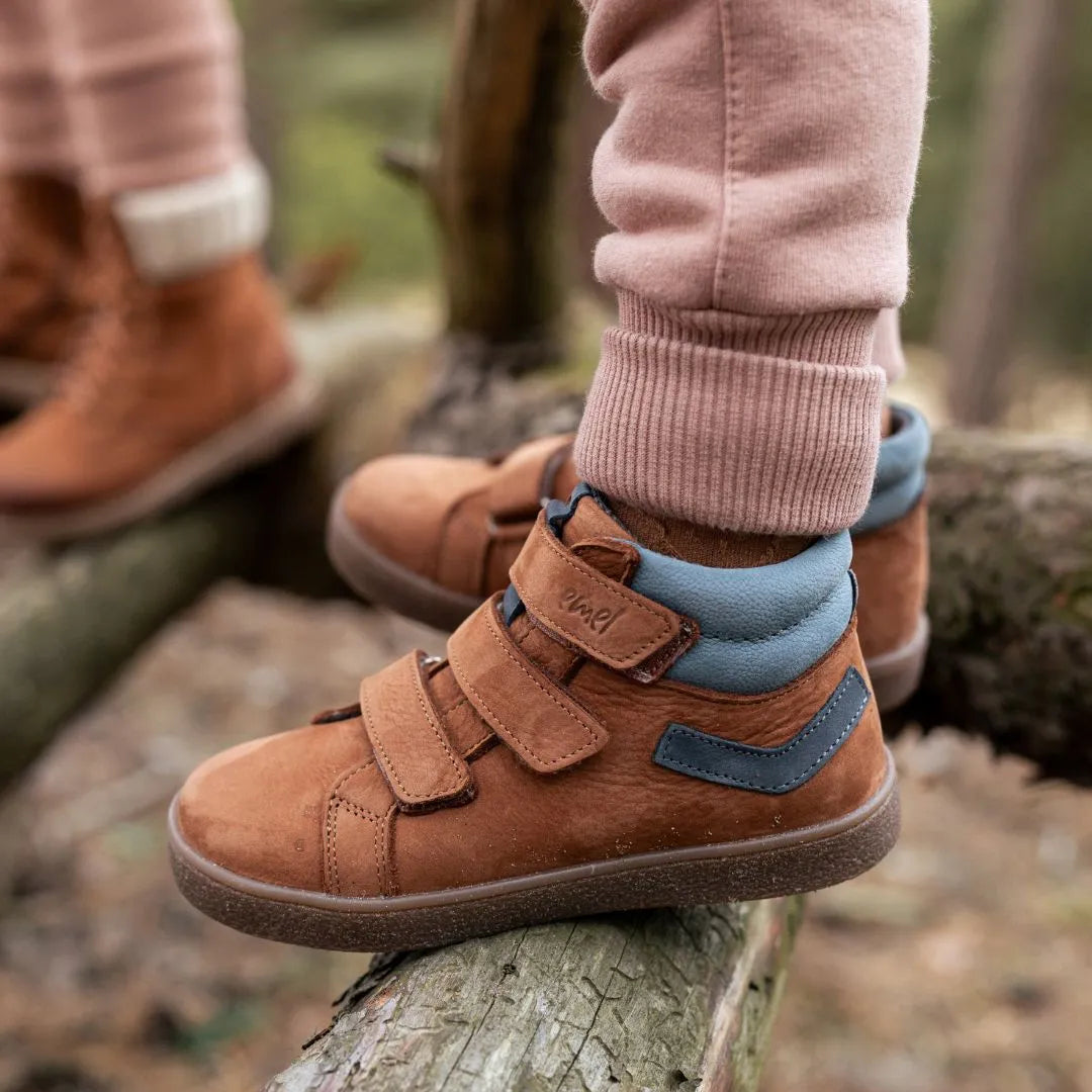 (2777A) Emel Brown velcro trainers