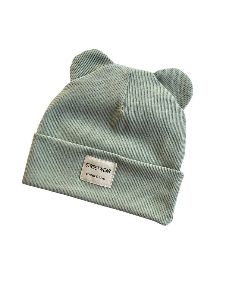 Winter bear beanie folded Pistachio