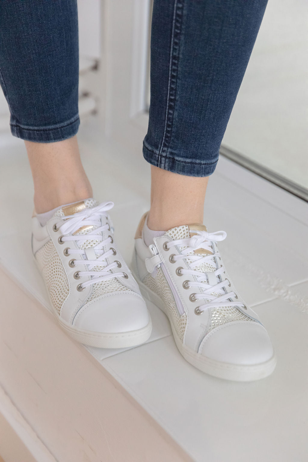 (Y00828.3013)-Telyoh White gold low sneaker - MintMouse (Unicorner Concept Store)