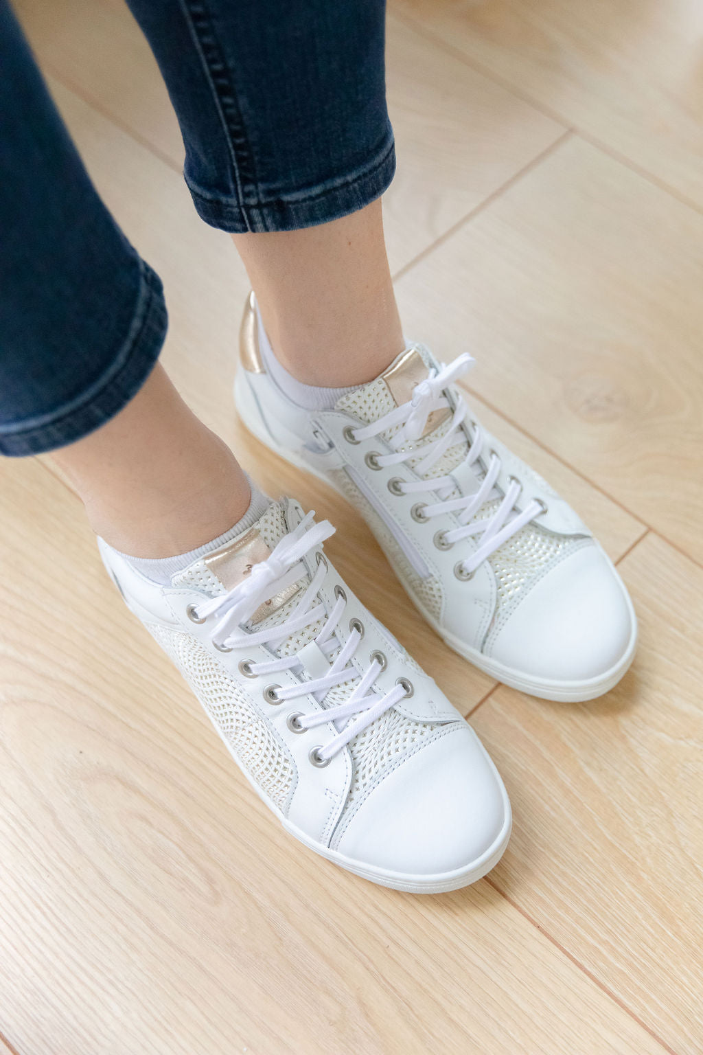 (Y00828.3013)-Telyoh White gold low sneaker - MintMouse (Unicorner Concept Store)