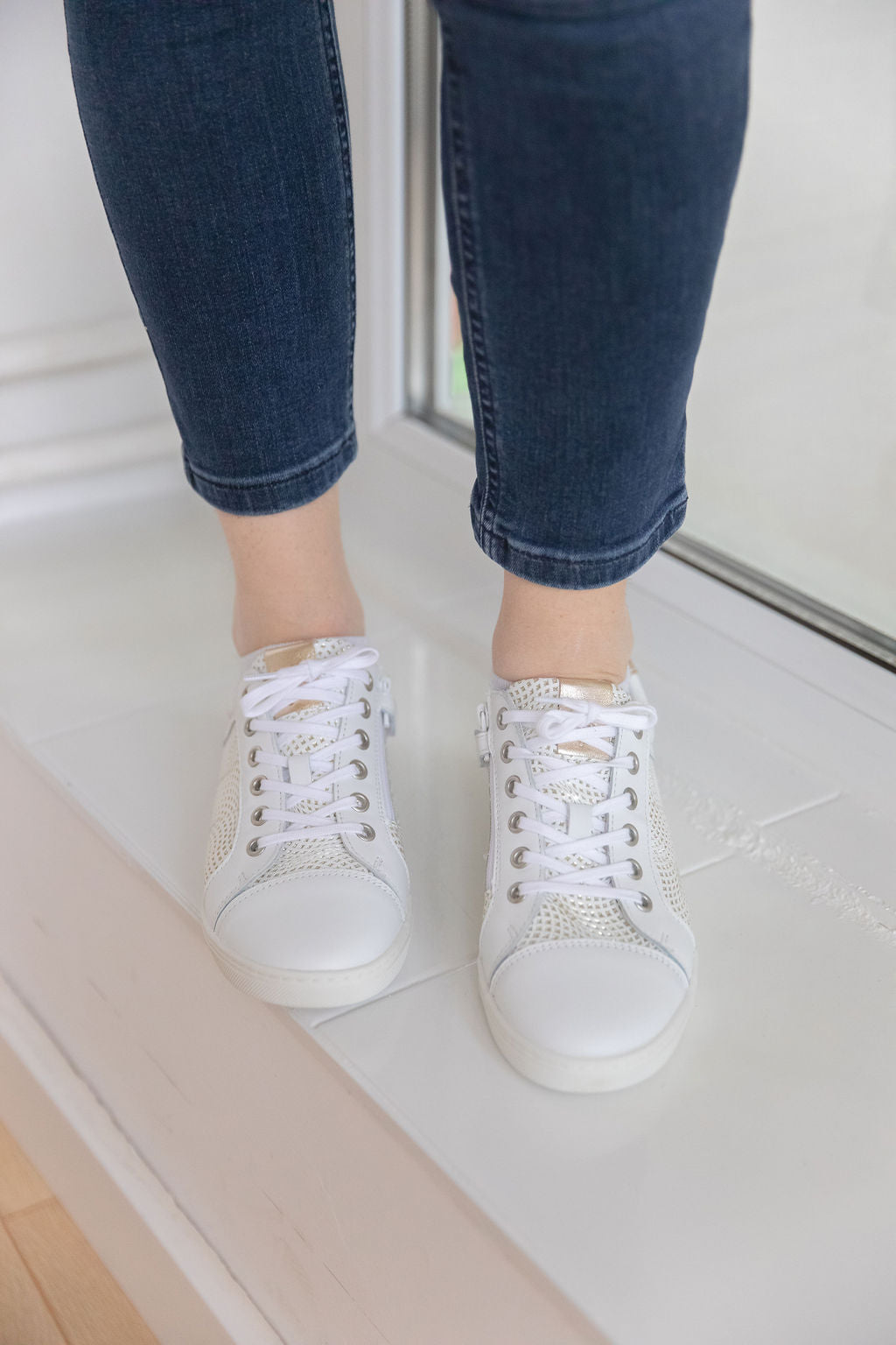 (Y00828.3013)-Telyoh White gold low sneaker - MintMouse (Unicorner Concept Store)