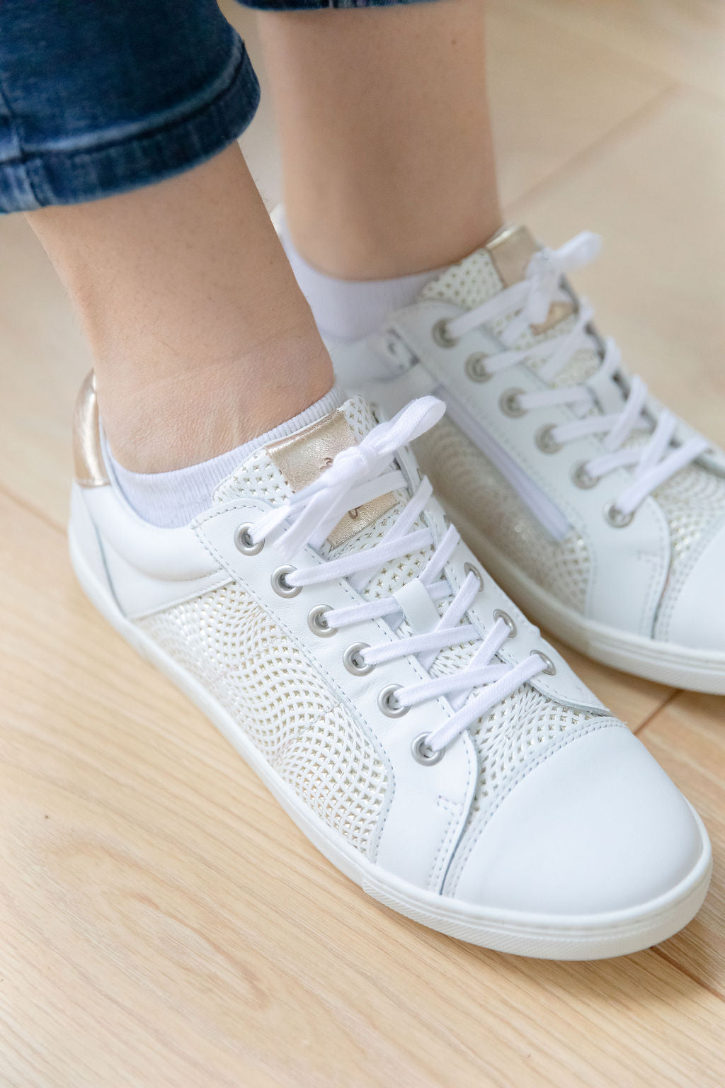 (Y00828.3013)-Telyoh White gold low sneaker - MintMouse (Unicorner Concept Store)