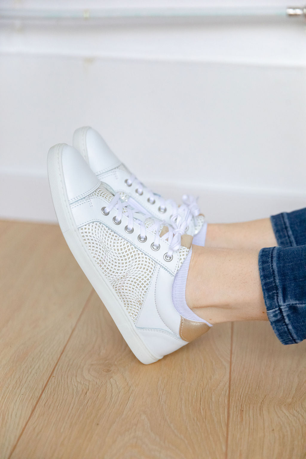 (Y00828.3013)-Telyoh White gold low sneaker - MintMouse (Unicorner Concept Store)