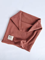 Ribbed tube scarf crimson