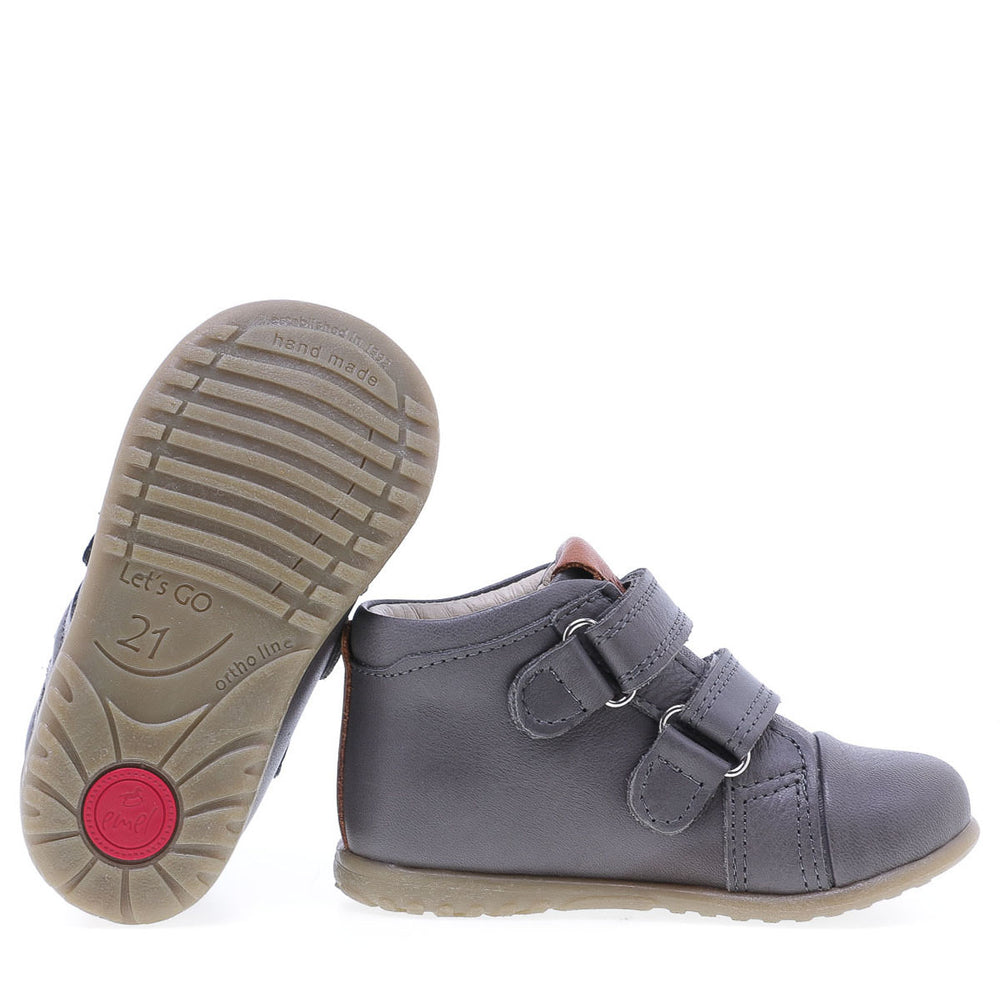 (1084-3) Emel first shoes