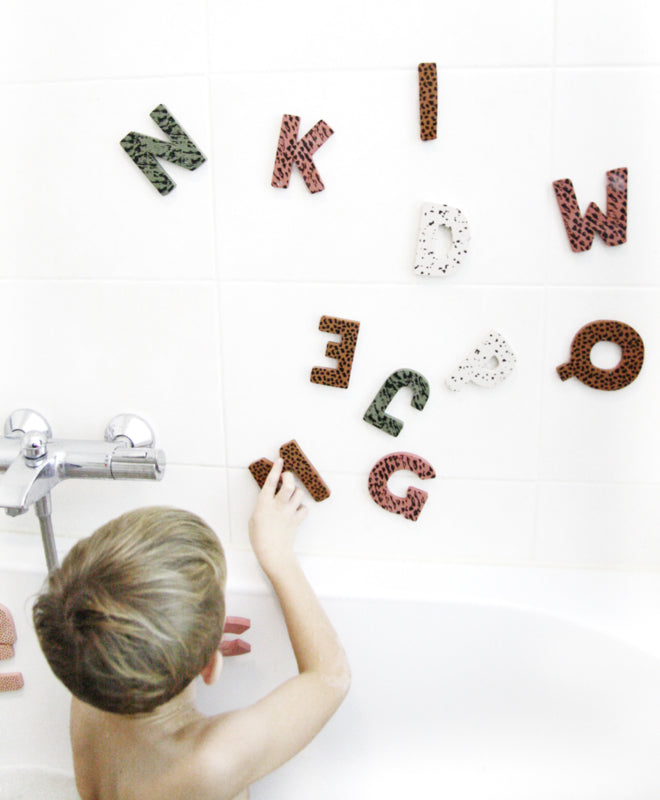 Foam letters - fun in the bathtub! green