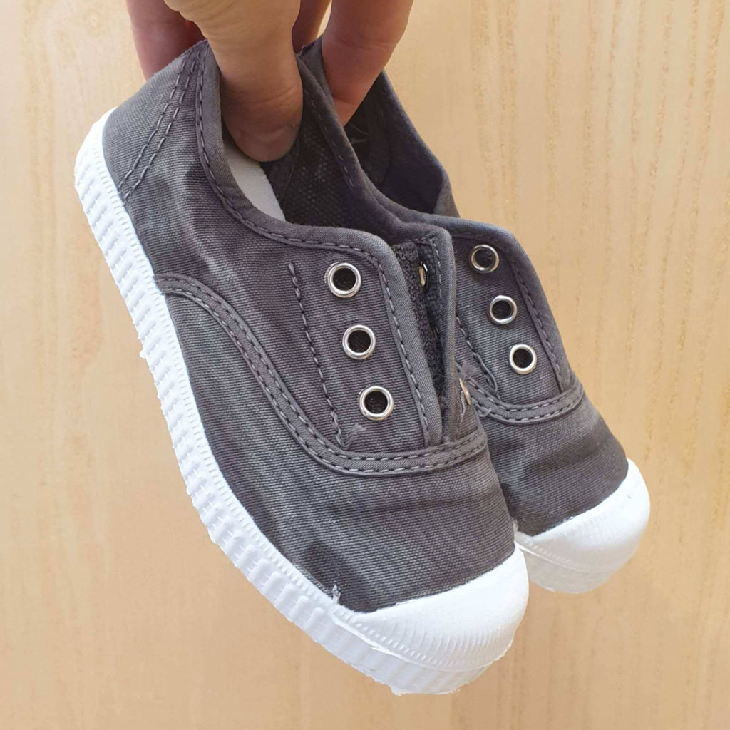 Cienta slip-ons - Grey - MintMouse (Unicorner Concept Store)