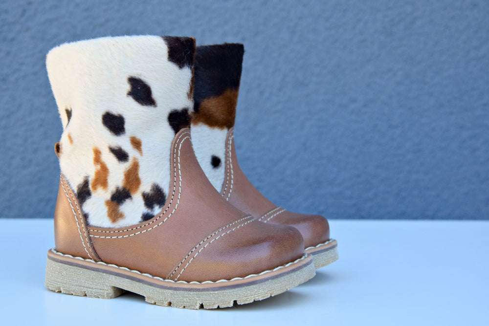 Emel Animal Slide in Boots (1984-2K) - MintMouse (Unicorner Concept Store)