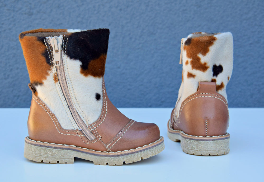 Emel Animal Slide in Boots (1984-2K) - MintMouse (Unicorner Concept Store)