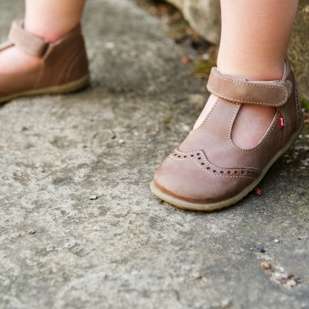 (1578-2) Emel Brown Half-Open Classics - MintMouse (Unicorner Concept Store)