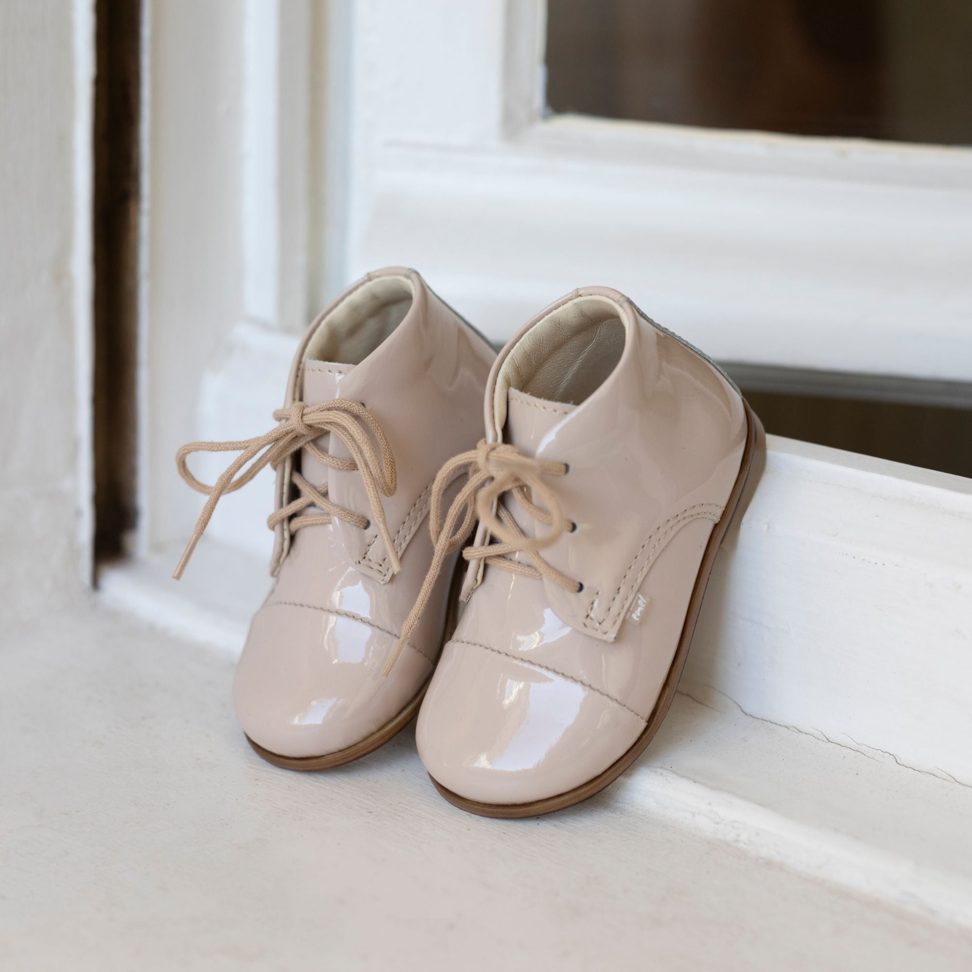 (1427-7) Emel classic first shoes beige patent leather - MintMouse (Unicorner Concept Store)