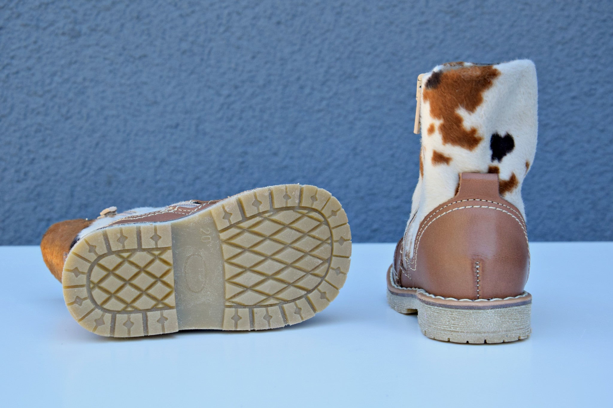 Emel Animal Slide in Boots (1984-2K) - MintMouse (Unicorner Concept Store)