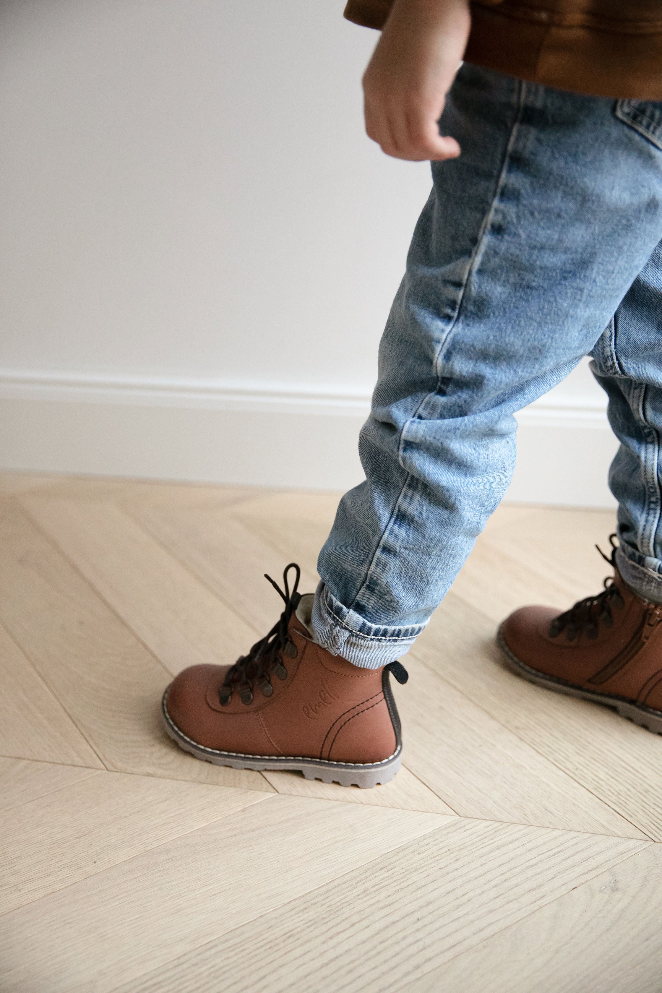 (Ev2545A-14/ EV2545MA-14/EV2545MA-14) Emel brown Lace Up Winter Boots - MintMouse (Unicorner Concept Store)