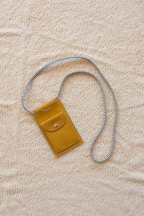 phone pouch | xl | ton sur ton | honey gold (1801832)