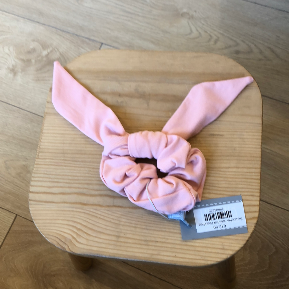 Scrunchie  with tail Pearl Peach